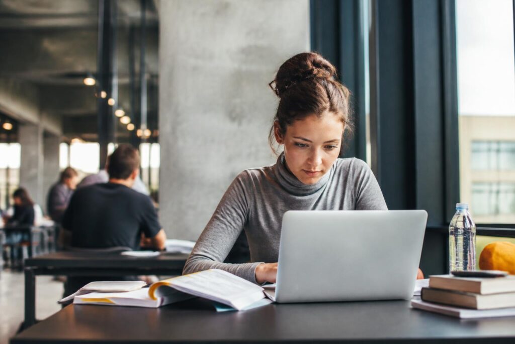 Effizienter studieren: Wie digitale Infrastrukturen das akademische Lernen verändern